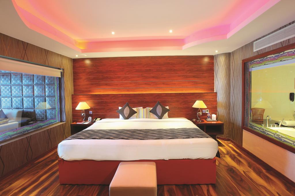 Ramada By Wyndham Alleppey Alappuzha Exterior foto