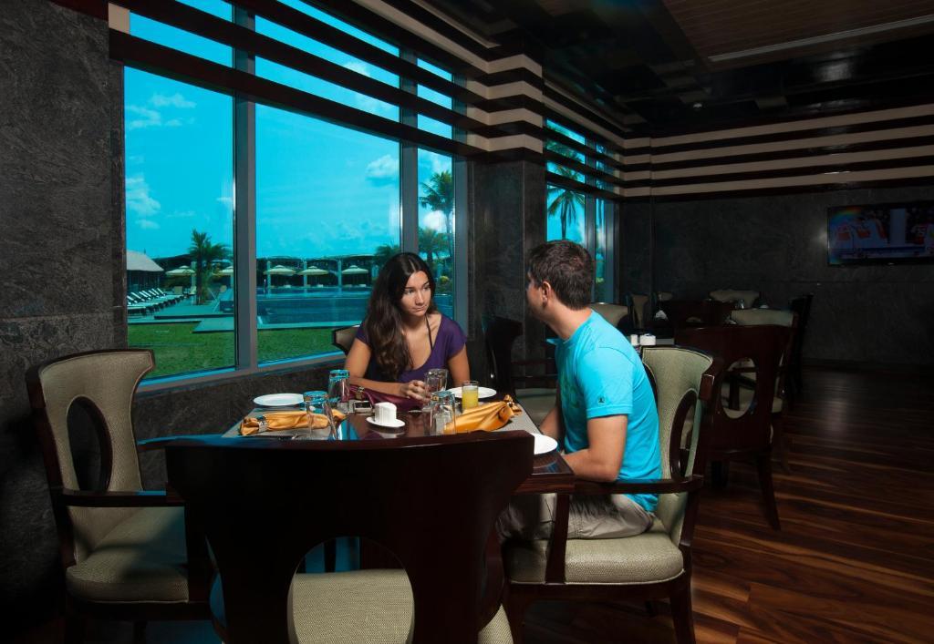 Ramada By Wyndham Alleppey Alappuzha Exterior foto